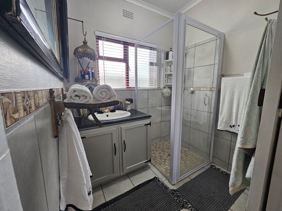 3 Bedroom Property for Sale in Stilbaai Wes Western Cape